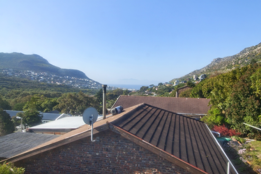 To Let 3 Bedroom Property for Rent in Glencairn Western Cape